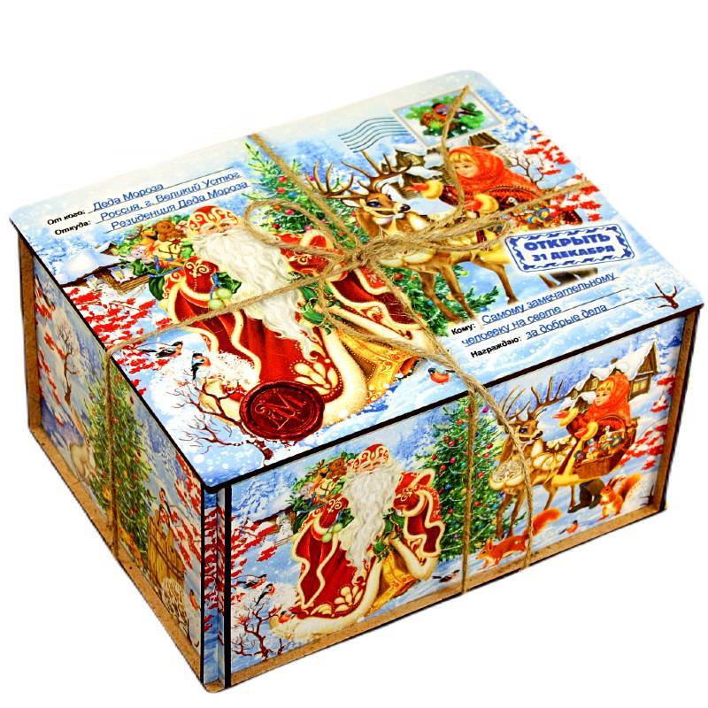 Сладкий подарок на Новый Год в упаковке из дерева весом 1000 грамм